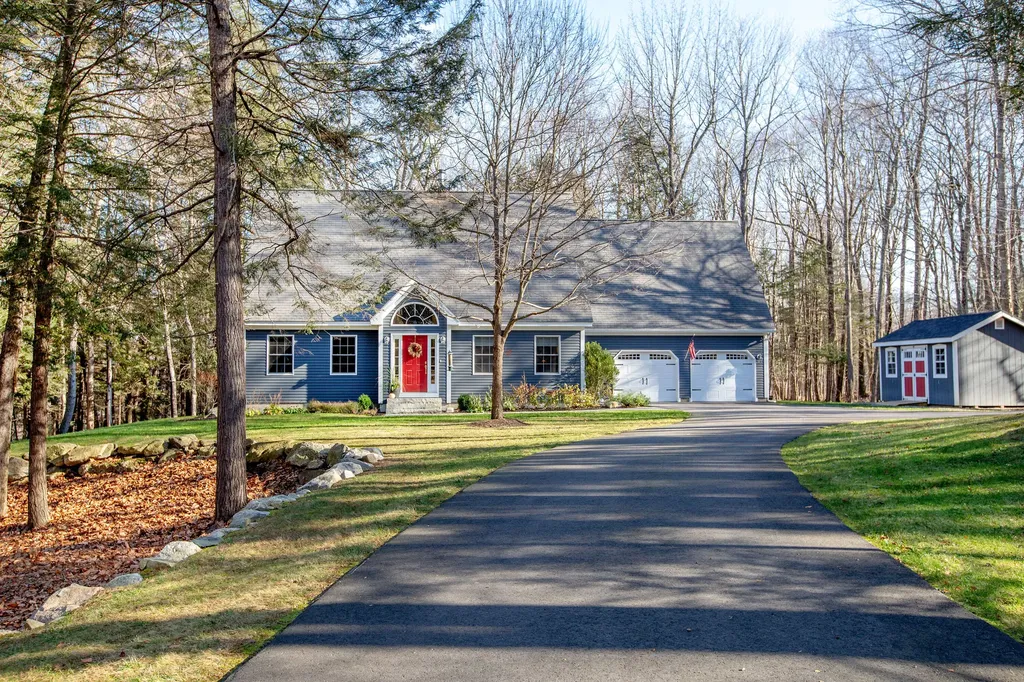 16 Kingfisher Drive Brunswick ME 04011