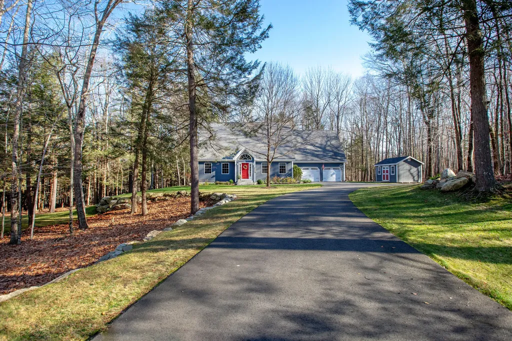 16 Kingfisher Drive Brunswick ME 04011