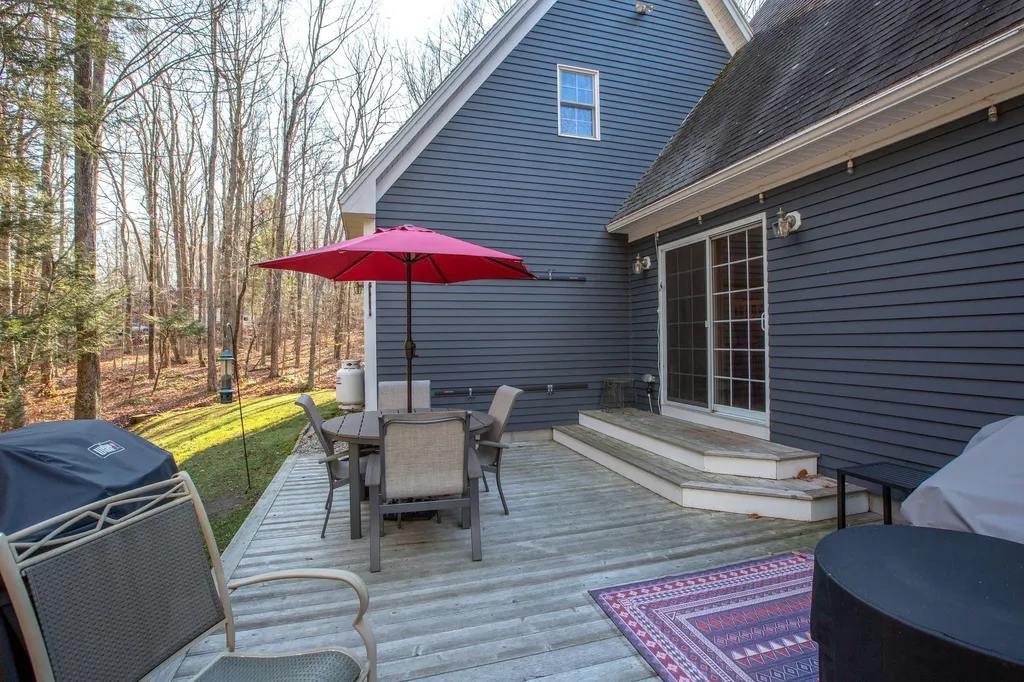 16 Kingfisher Drive Brunswick ME 04011