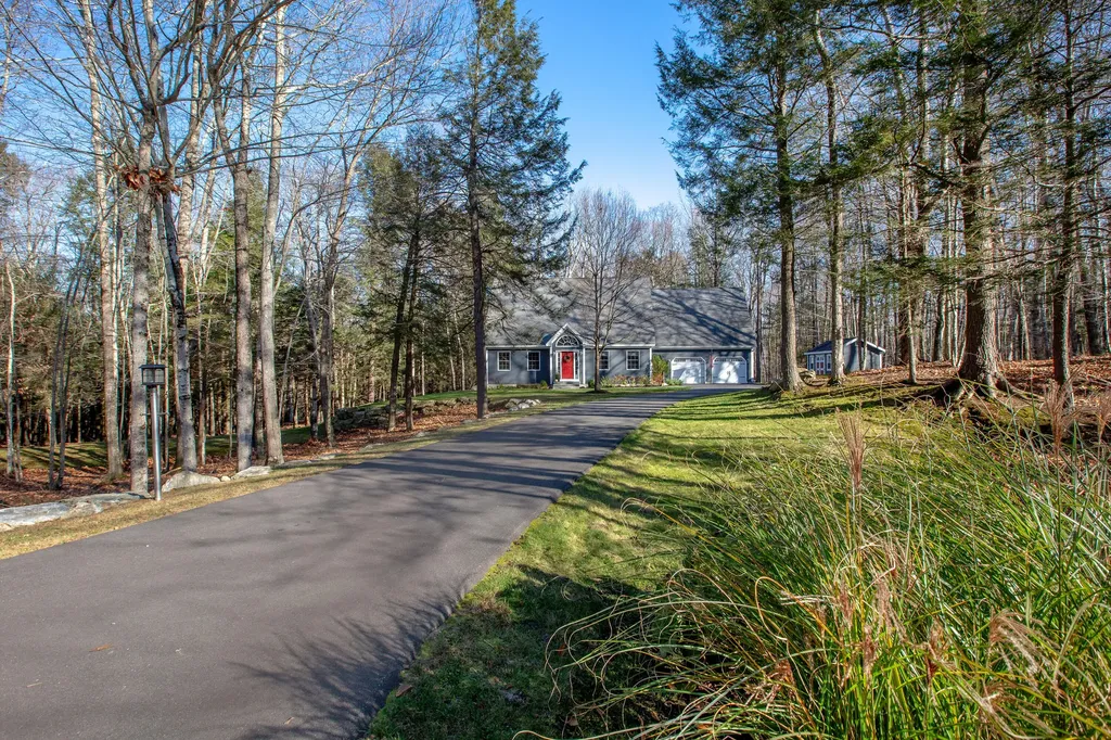 16 Kingfisher Drive Brunswick ME 04011