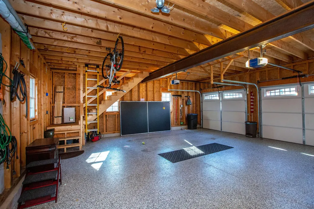 16 Kingfisher Drive Brunswick ME 04011