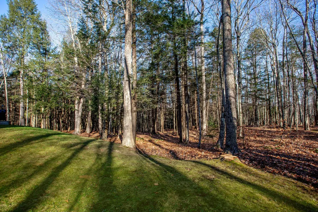 16 Kingfisher Drive Brunswick ME 04011