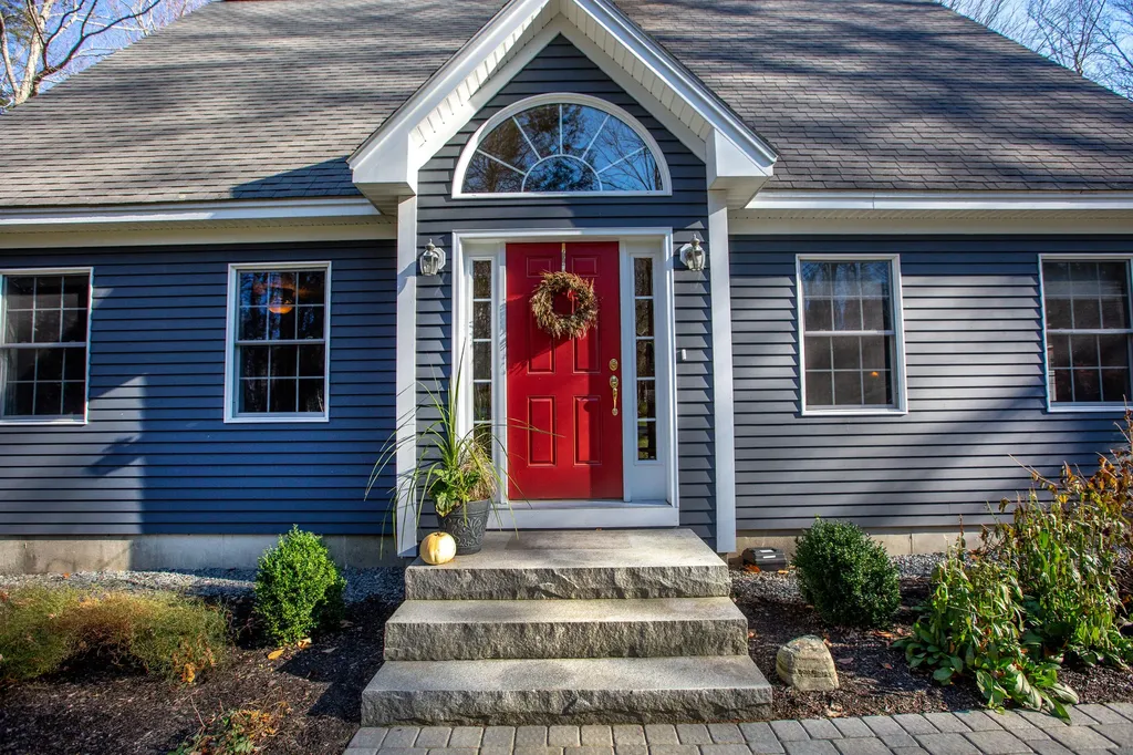 16 Kingfisher Drive Brunswick ME 04011