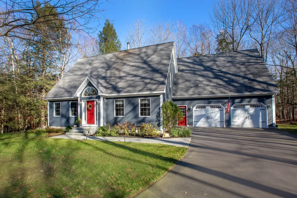 16 Kingfisher Drive Brunswick ME 04011