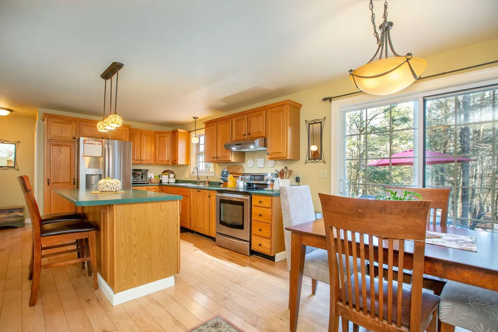 16 Kingfisher Drive Brunswick ME 04011