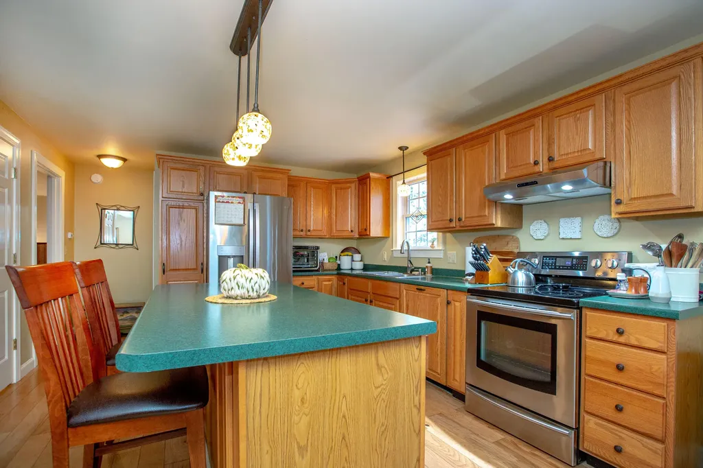 16 Kingfisher Drive Brunswick ME 04011