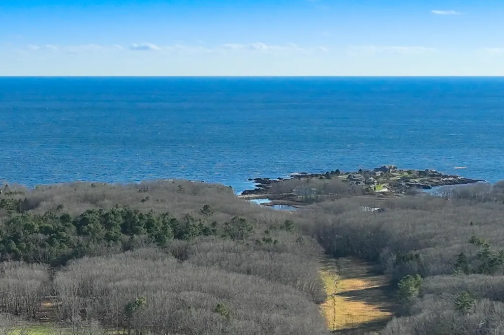2 Ocean Sound Avenue Kennebunkport ME 04046