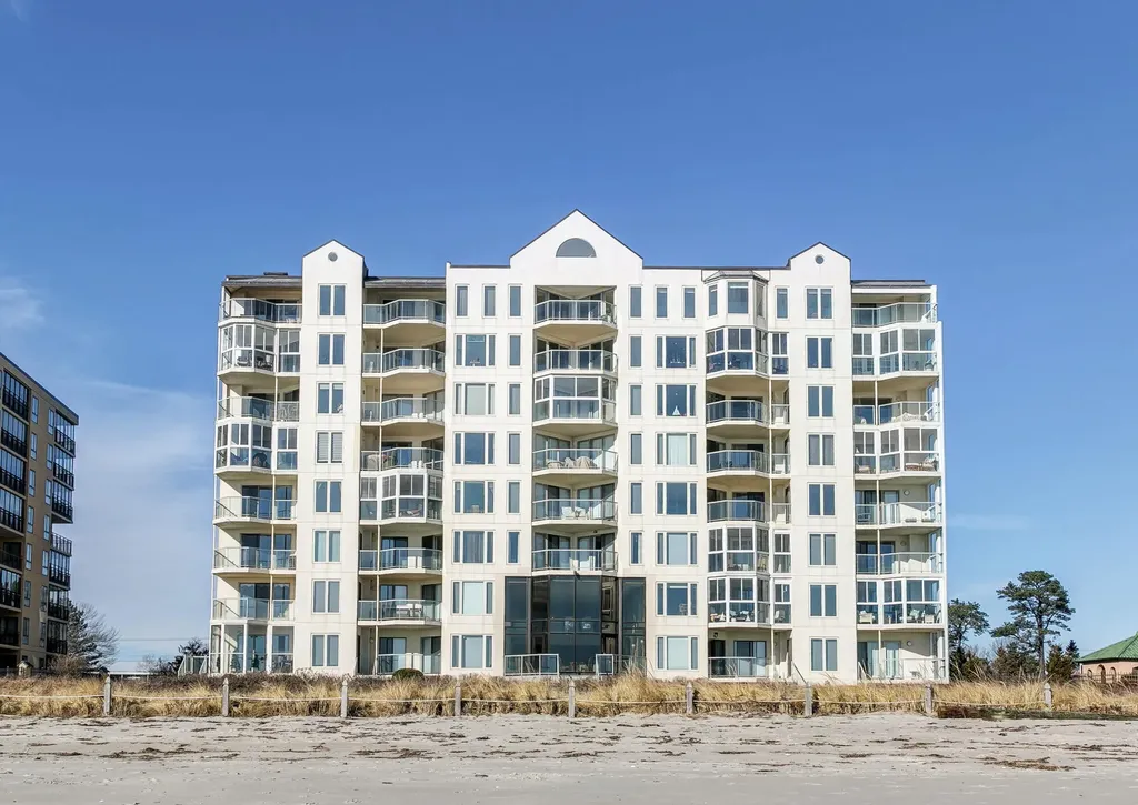207 E Grand Avenue E Old Orchard Beach ME 04064
