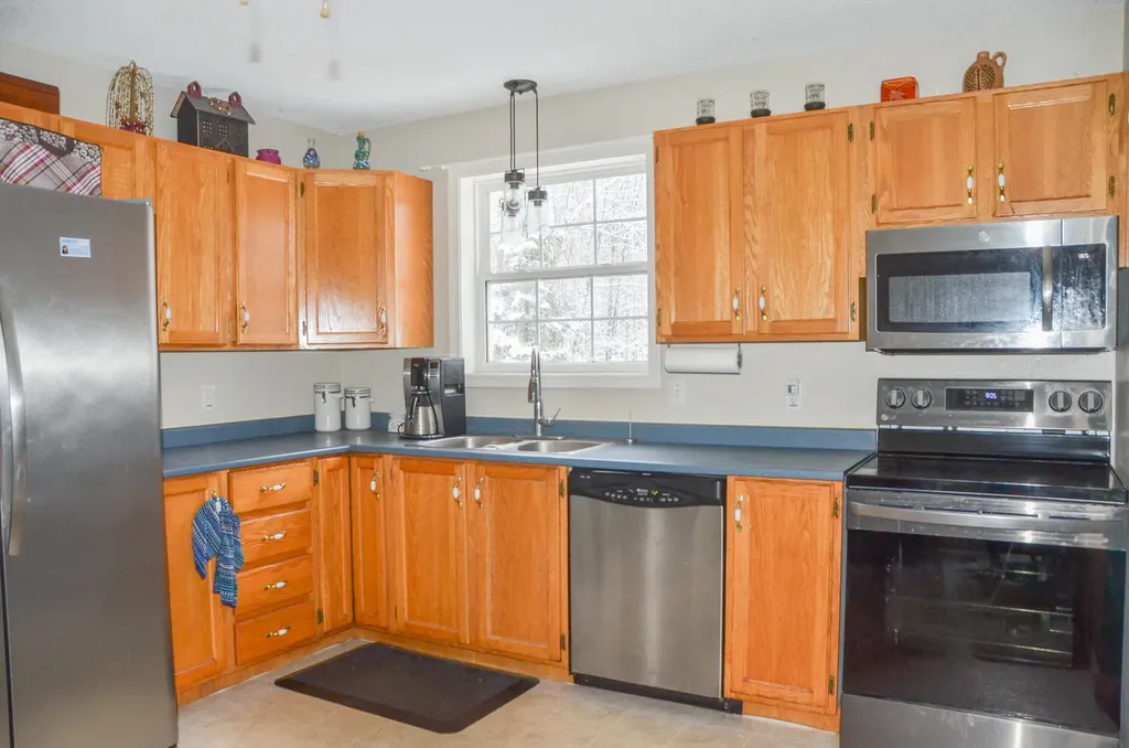 73 Nelson Road Pittston ME 04345