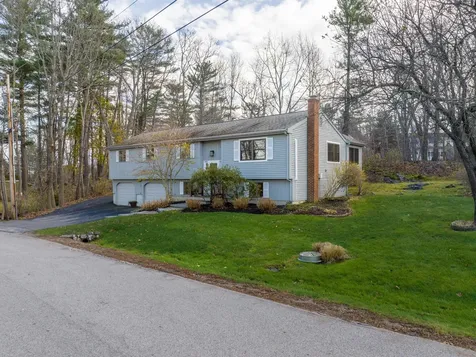 7 Field Avenue York ME 03909