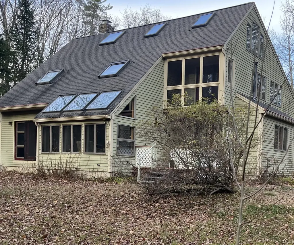 8 Acorn Lane Scarborough ME 04074
