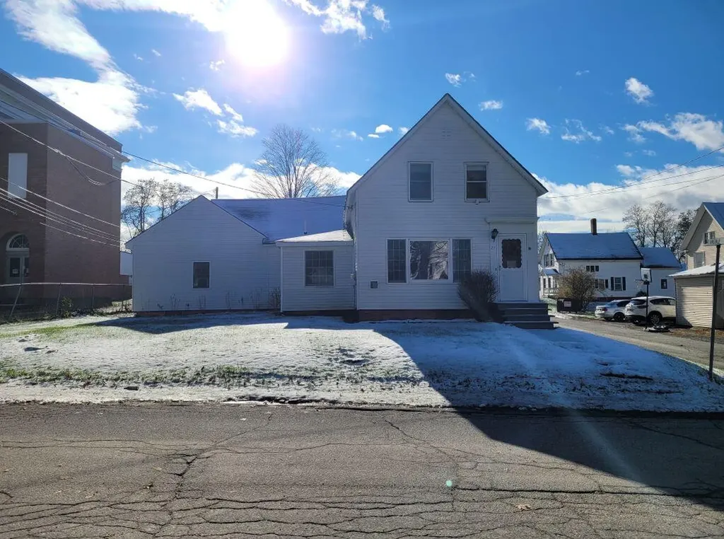 27 Elm Street Fairfield ME 04937