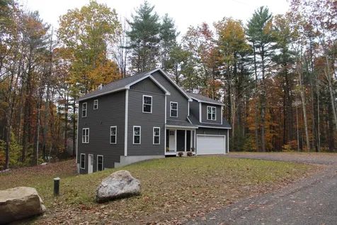 8 Memory Lane New Gloucester ME 04260