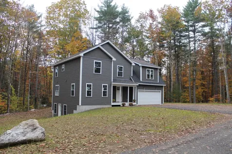 8 Memory Lane New Gloucester ME 04260