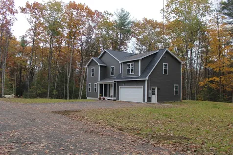 8 Memory Lane New Gloucester ME 04260