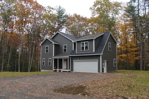 8 Memory Lane New Gloucester ME 04260