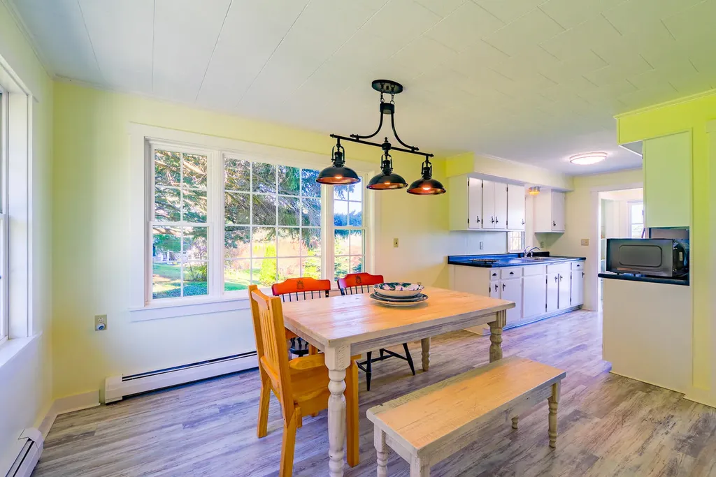 93 Sunrise Terrace Thomaston ME 04861
