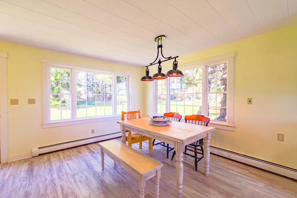 93 Sunrise Terrace Thomaston ME 04861