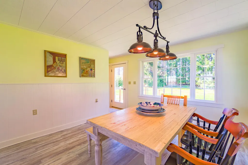 93 Sunrise Terrace Thomaston ME 04861