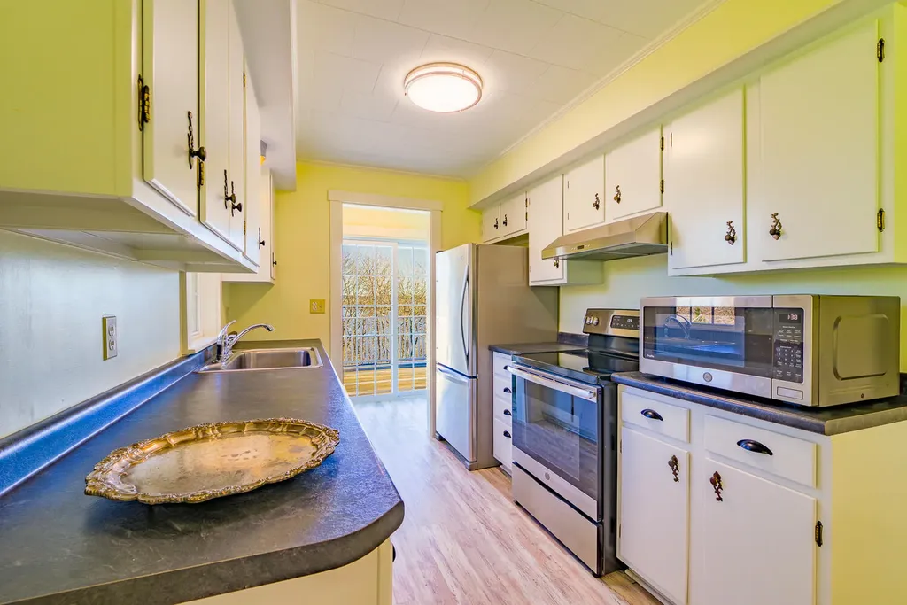 93 Sunrise Terrace Thomaston ME 04861