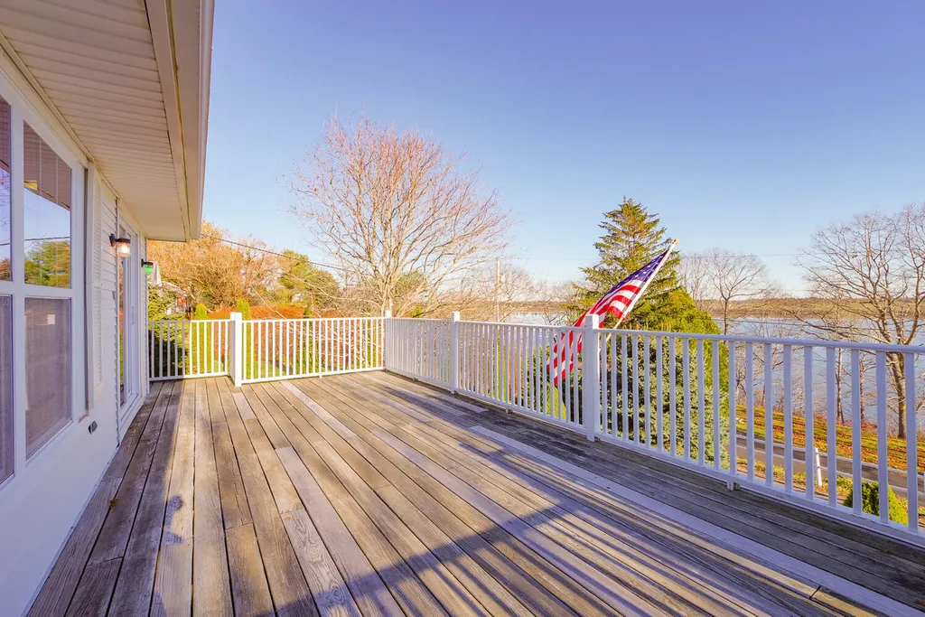93 Sunrise Terrace Thomaston ME 04861