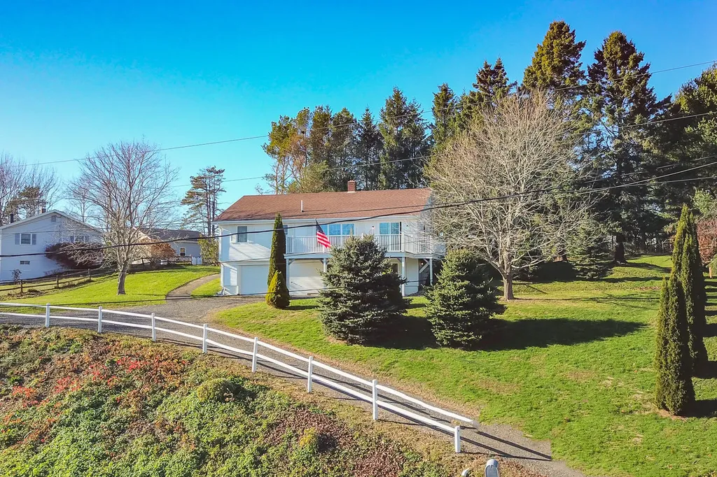 93 Sunrise Terrace Thomaston ME 04861