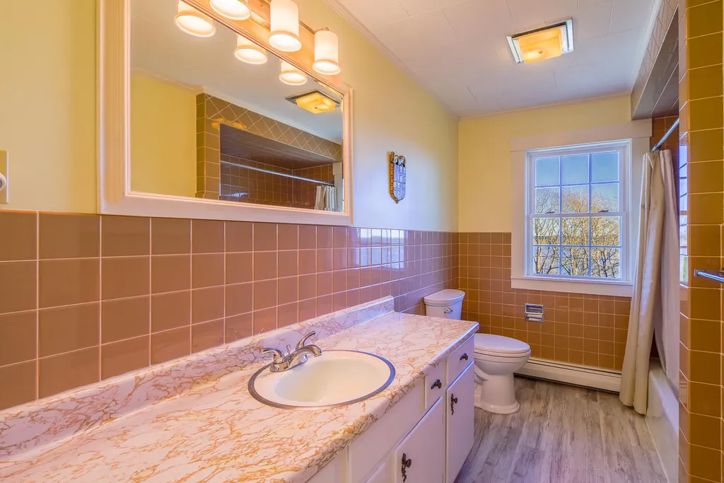 93 Sunrise Terrace Thomaston ME 04861