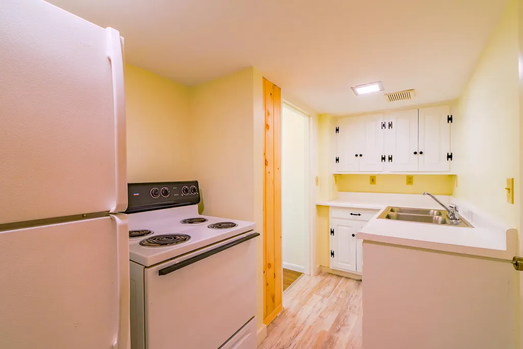 93 Sunrise Terrace Thomaston ME 04861