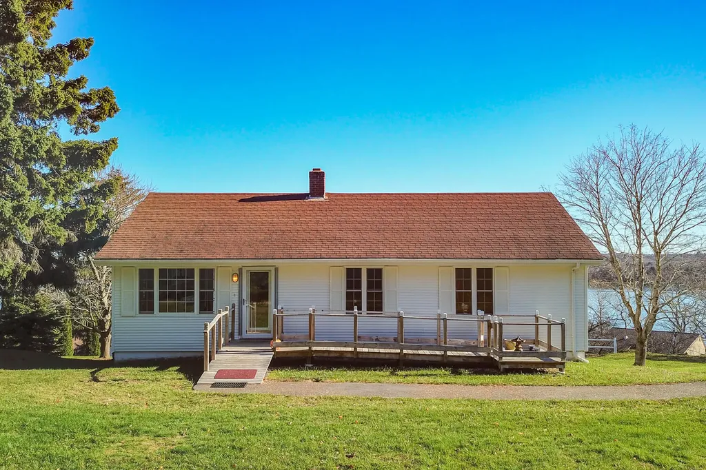93 Sunrise Terrace Thomaston ME 04861