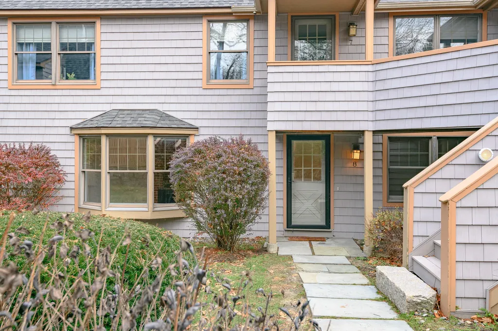 8 Winslow Place Cape Elizabeth ME 04107