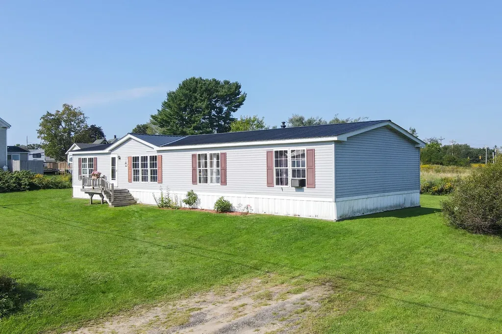 44 Norwood Street Warren ME 04864