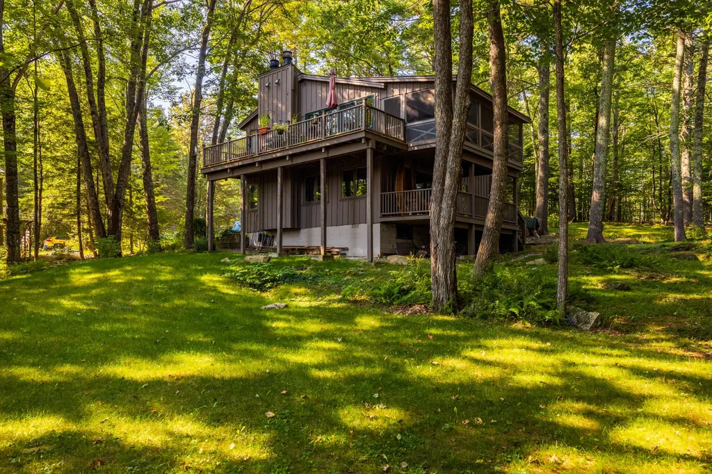 13 Top Hill Road Bridgton ME 04009