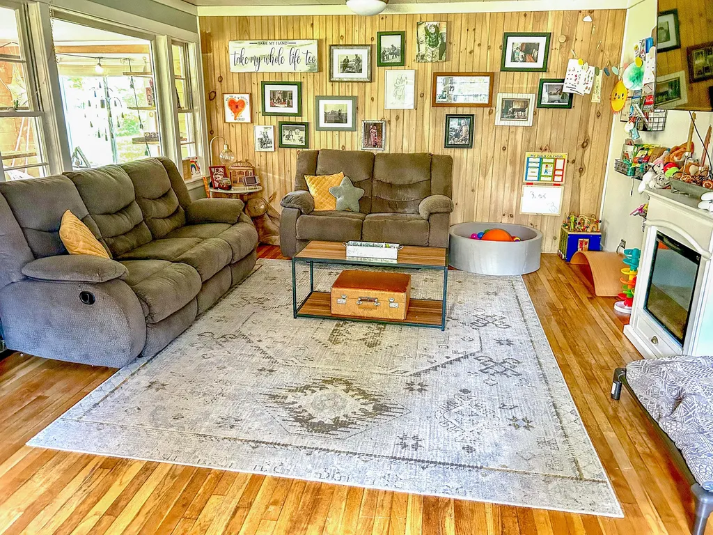 11 York Street Brooks ME 04921