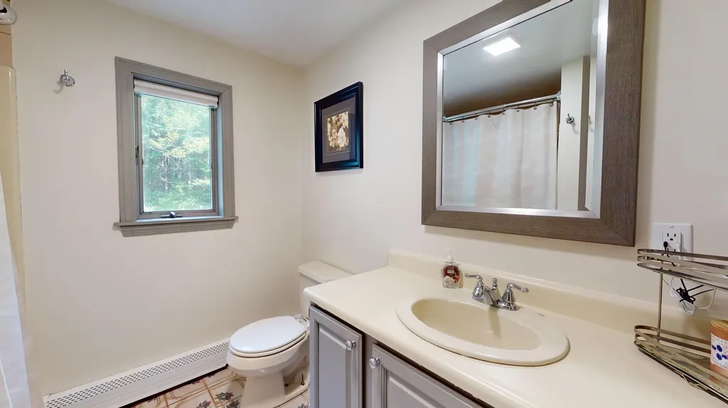 18 Beech Hill Road Freeport ME 04032