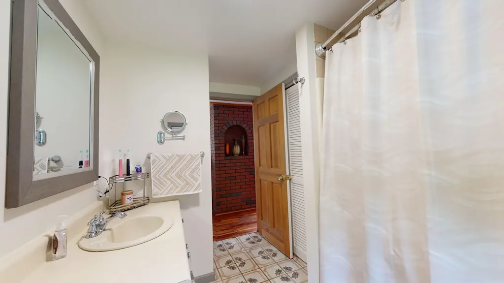 18 Beech Hill Road Freeport ME 04032