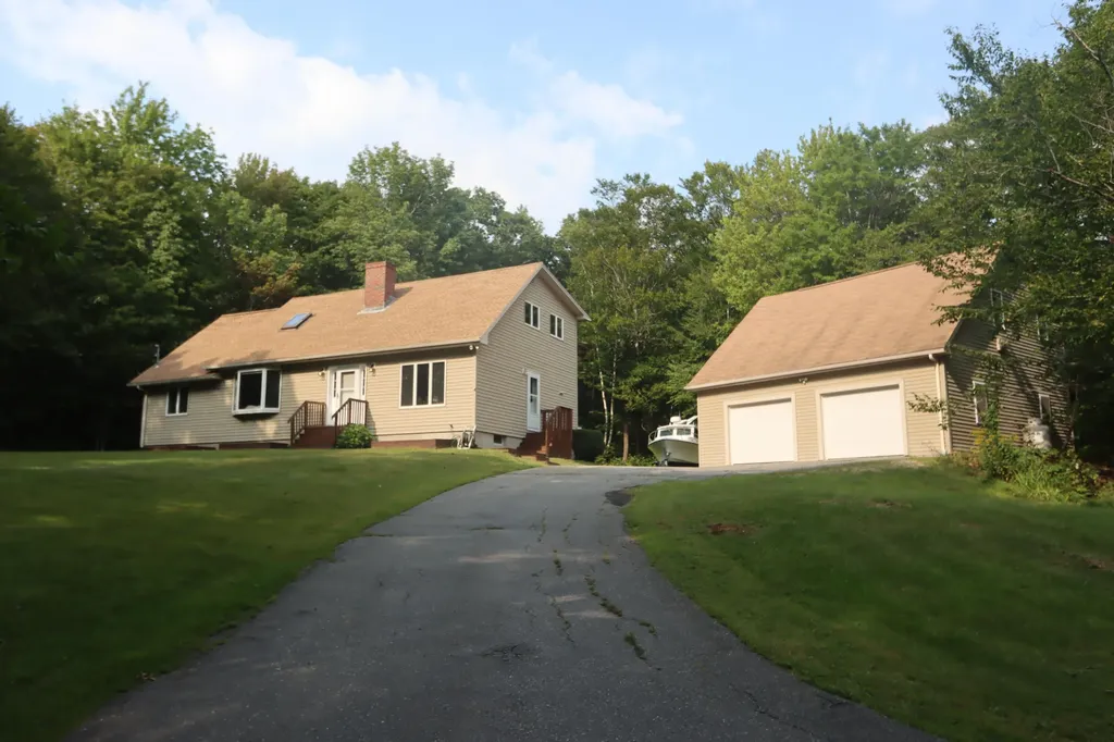 18 Beech Hill Road Freeport ME 04032