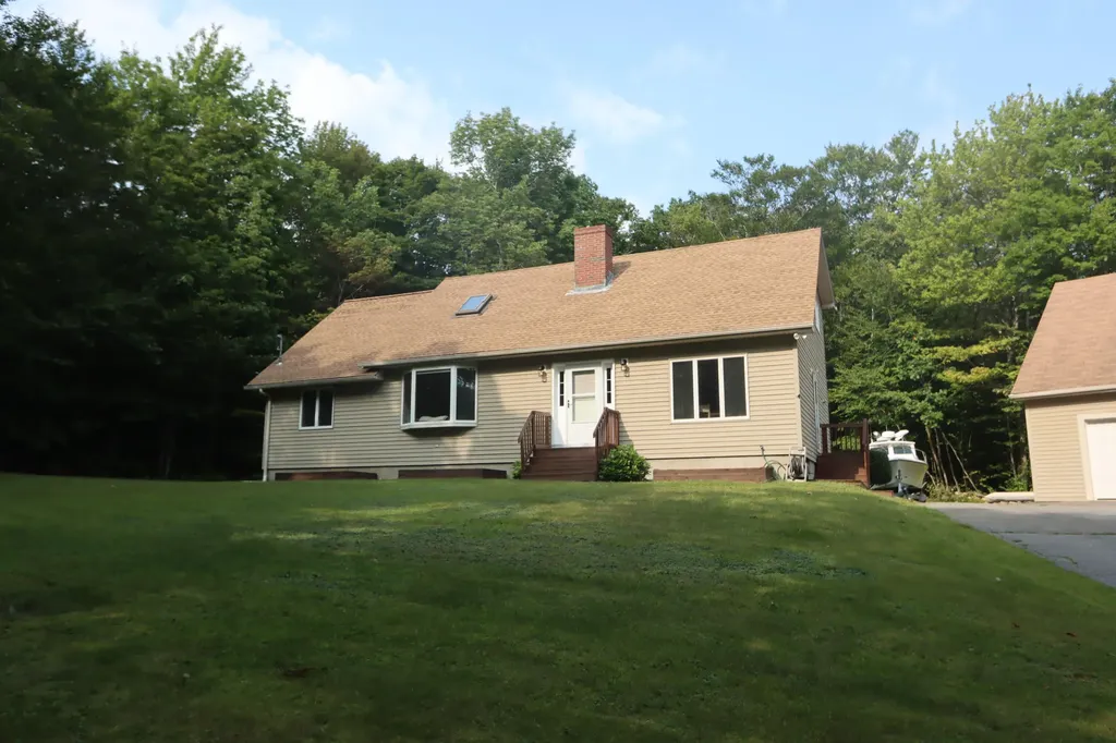 18 Beech Hill Road Freeport ME 04032