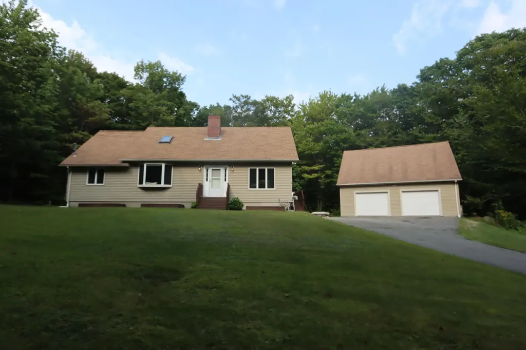 18 Beech Hill Road Freeport ME 04032