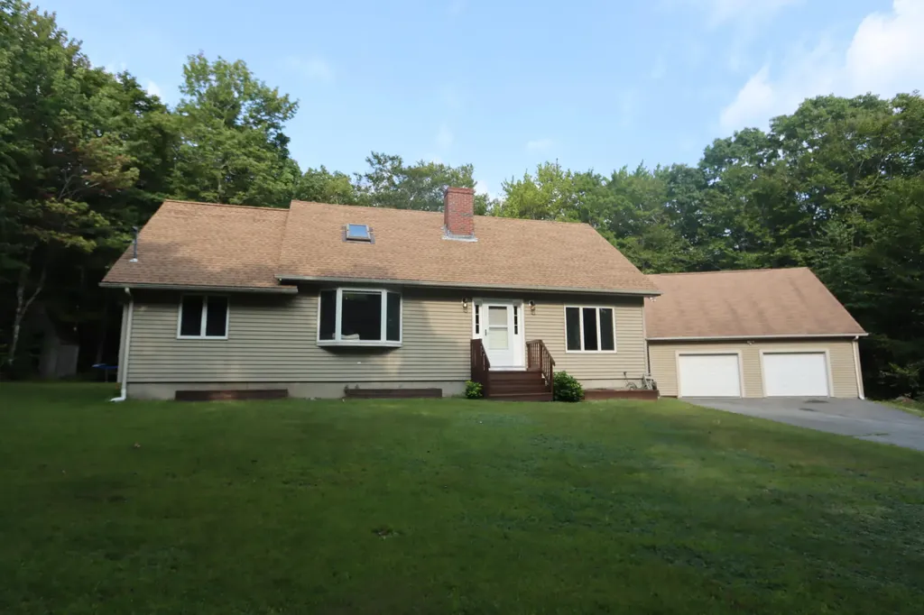 18 Beech Hill Road Freeport ME 04032