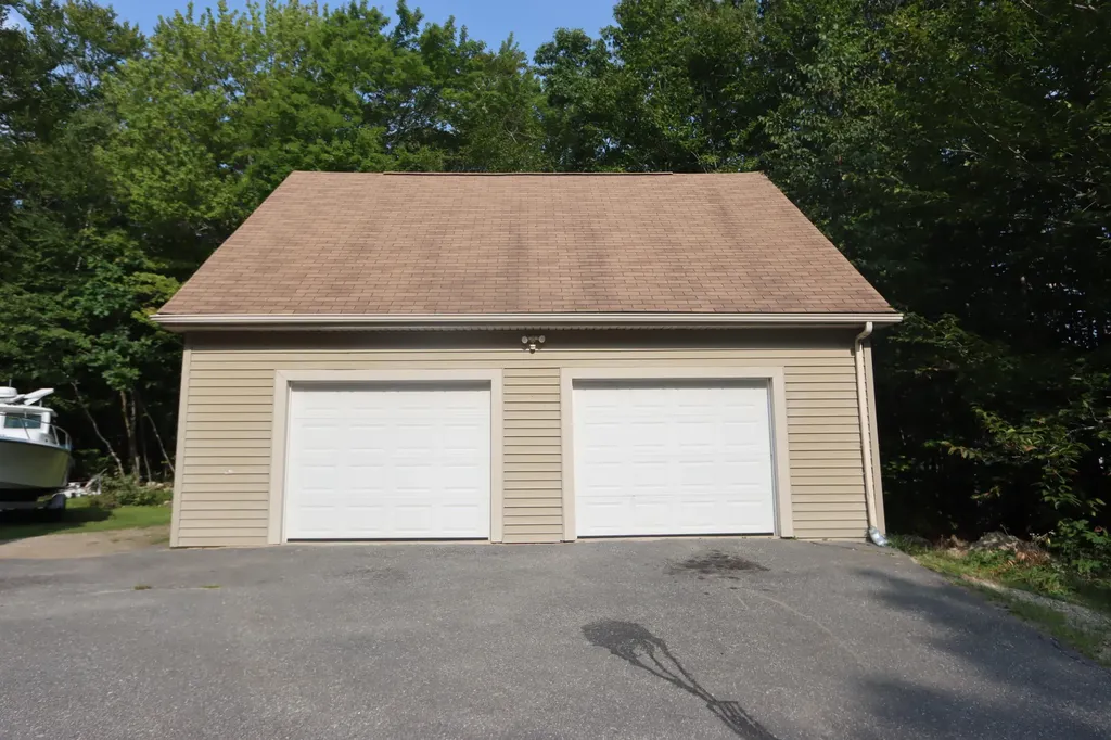18 Beech Hill Road Freeport ME 04032