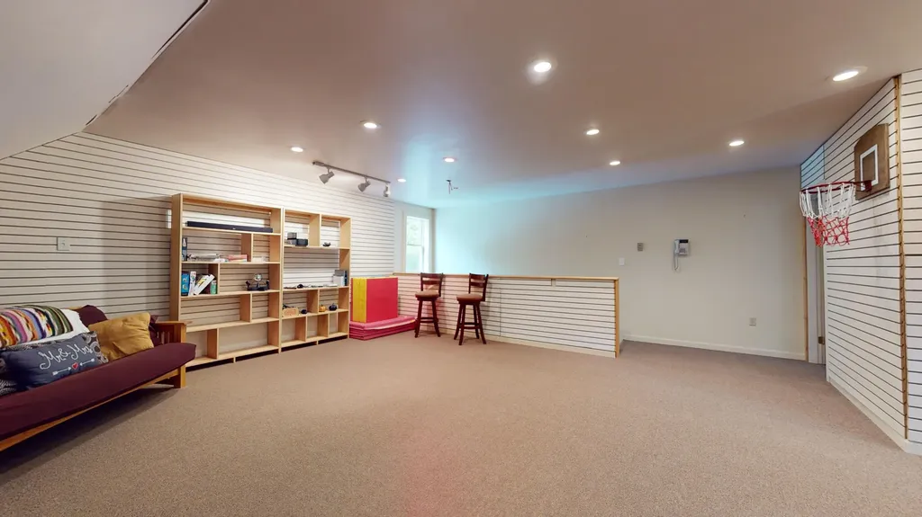 18 Beech Hill Road Freeport ME 04032