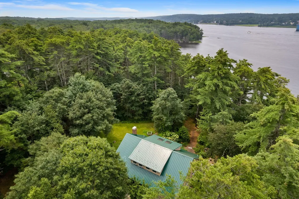 41 Field Road Arrowsic ME 04530