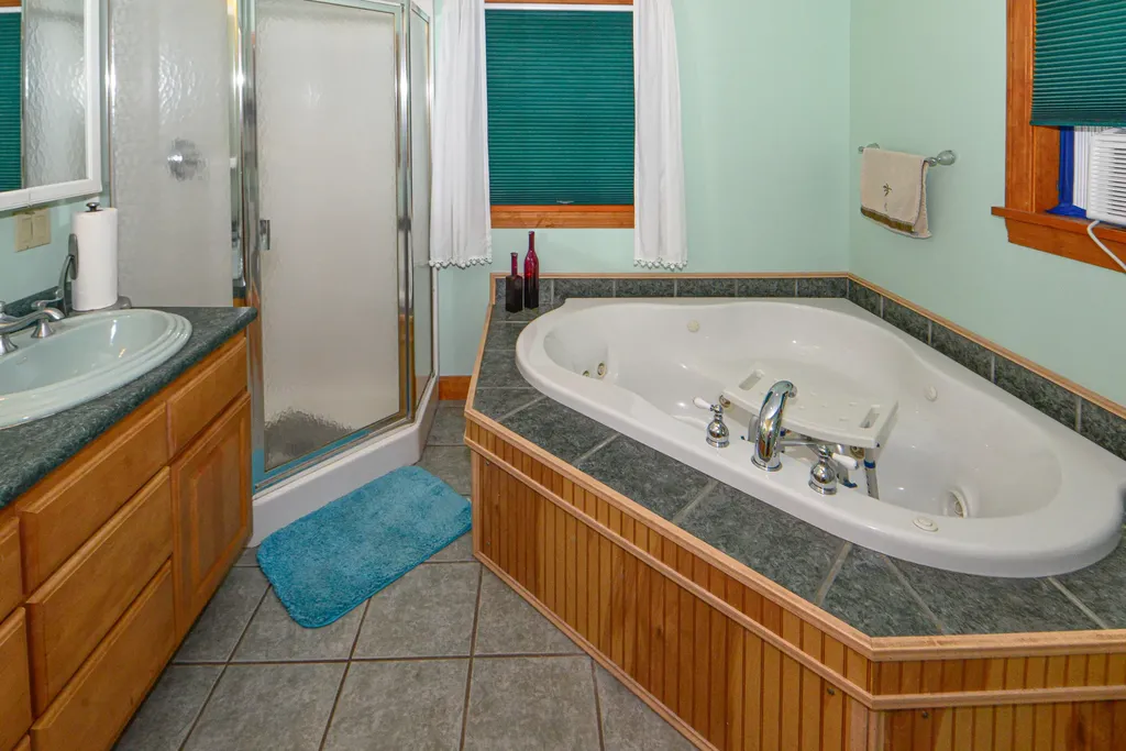33 Daggett Drive Raymond ME 04071