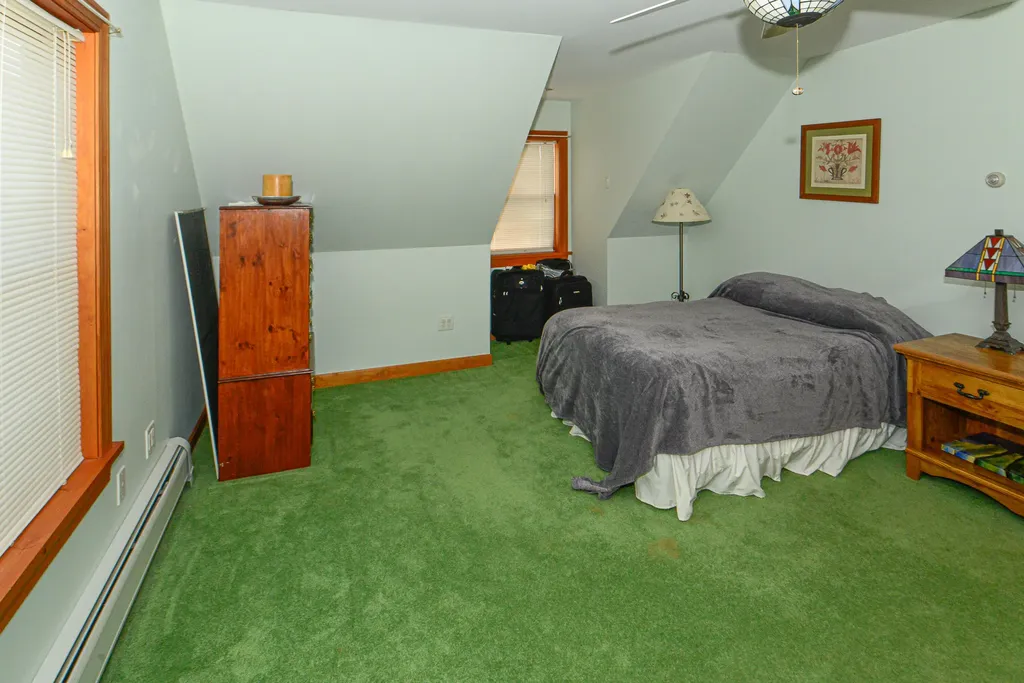 33 Daggett Drive Raymond ME 04071