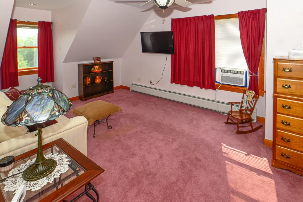 33 Daggett Drive Raymond ME 04071