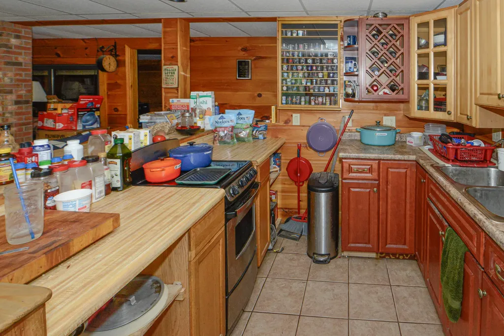 33 Daggett Drive Raymond ME 04071