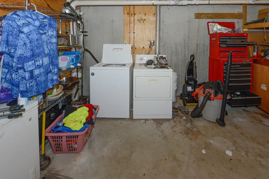 33 Daggett Drive Raymond ME 04071
