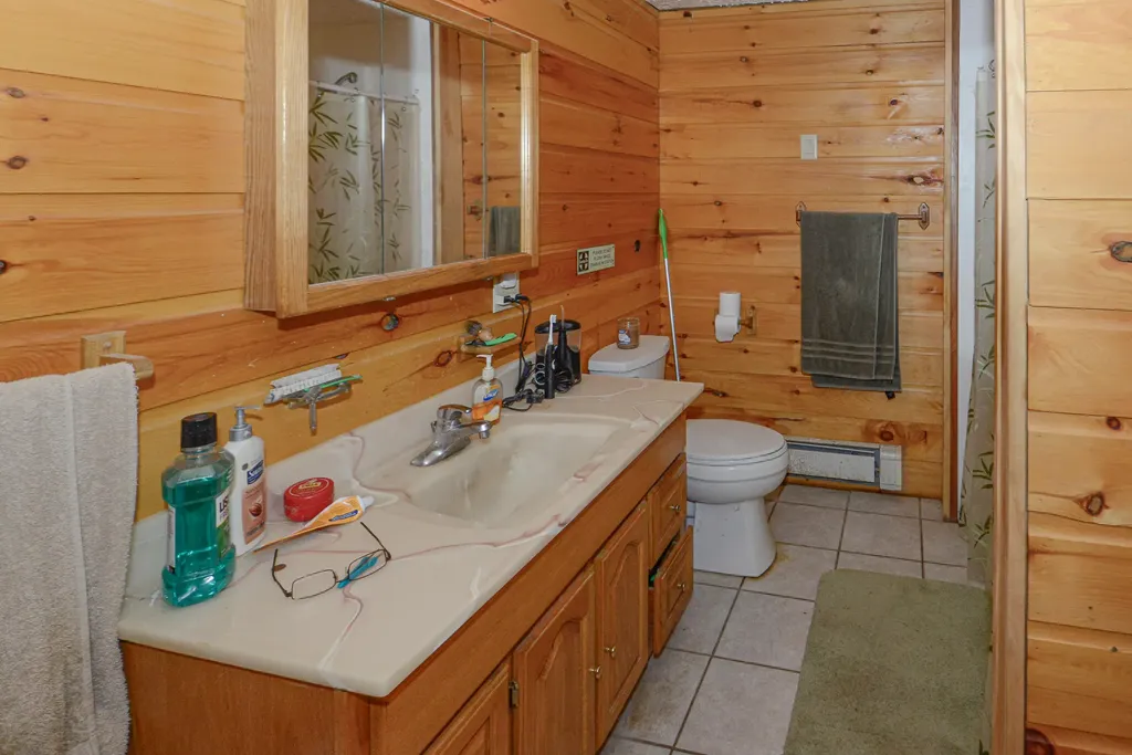 33 Daggett Drive Raymond ME 04071