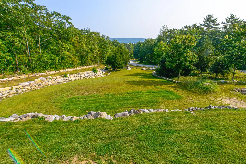 33 Daggett Drive Raymond ME 04071