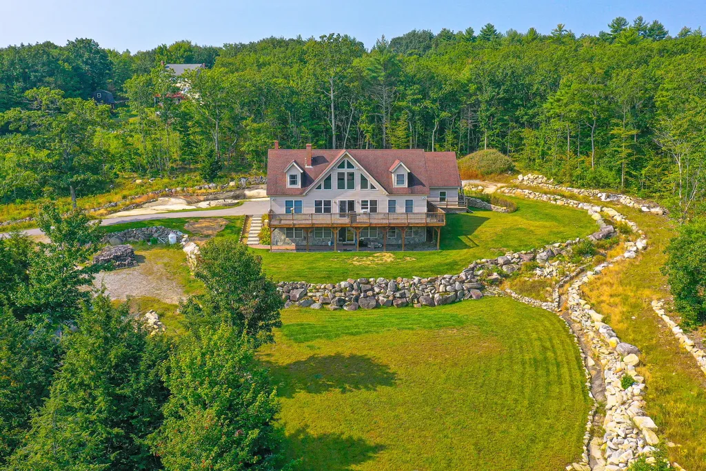 33 Daggett Drive Raymond ME 04071